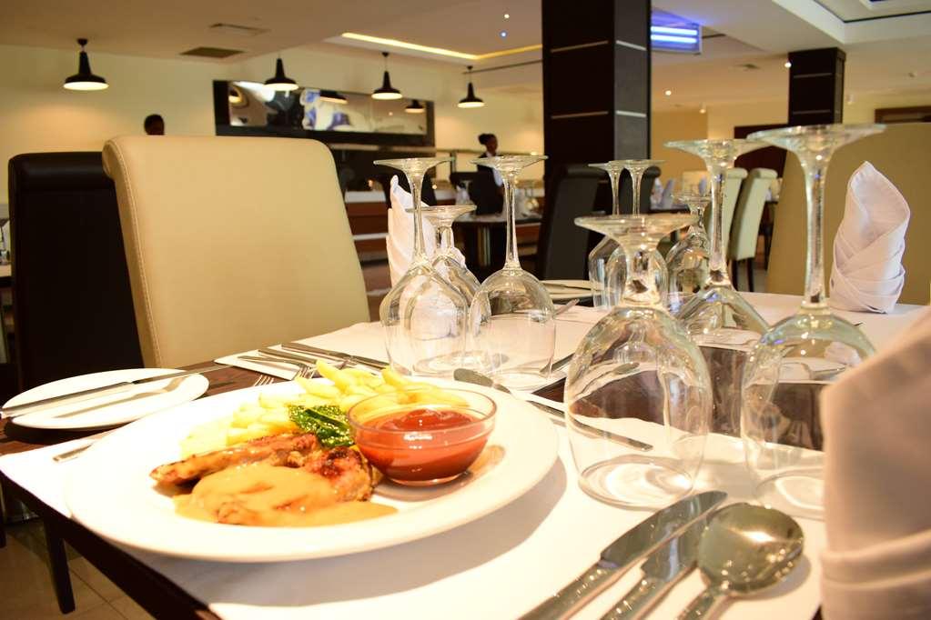 Monty Suites & Golf Uyo Restaurang bild